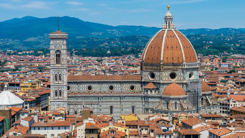 Katedrála Santa Maria del Fiore s Brunelleschiho kupolou a Giottovou zvonicou, pohľad z veže Palazzo Vecchio