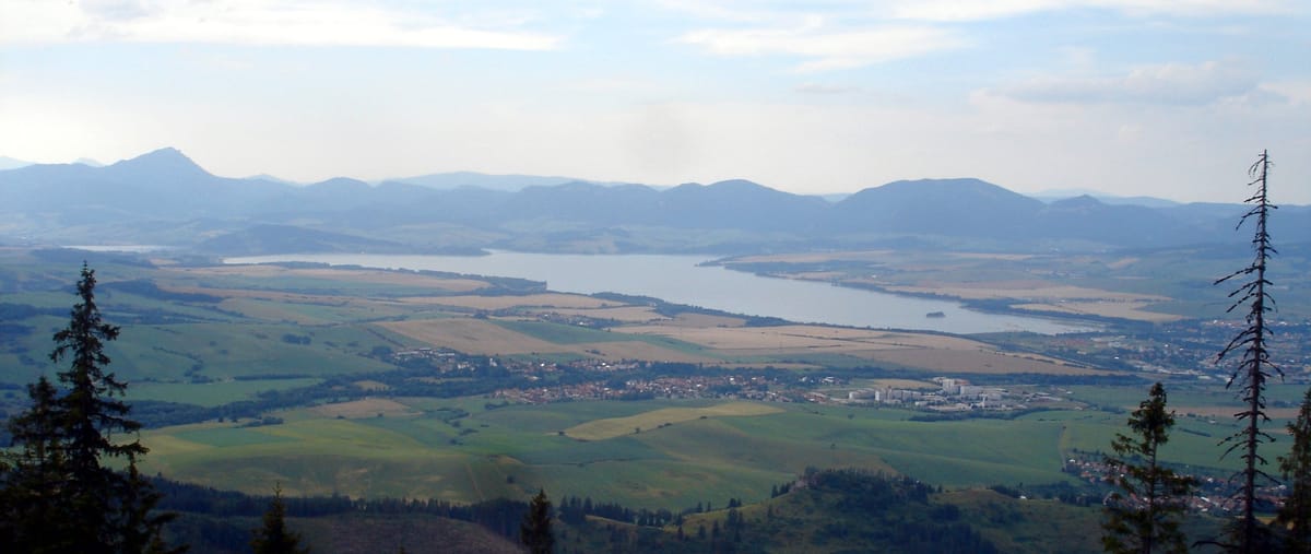 Liptovská Mara a Liptovská kotlina z Nízkych Tatier