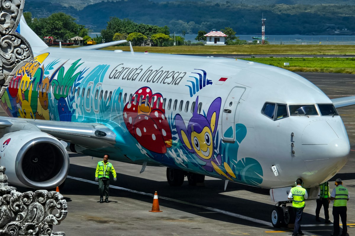 Lietadlo Garuda Indonesia na letiskovej ploche